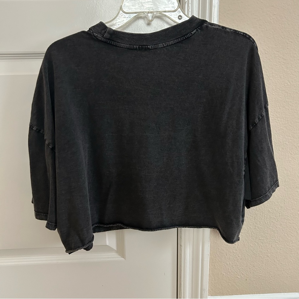 NWOT H&M Divided Cropped Graphic Boxy Tee - Picture 3 of 3